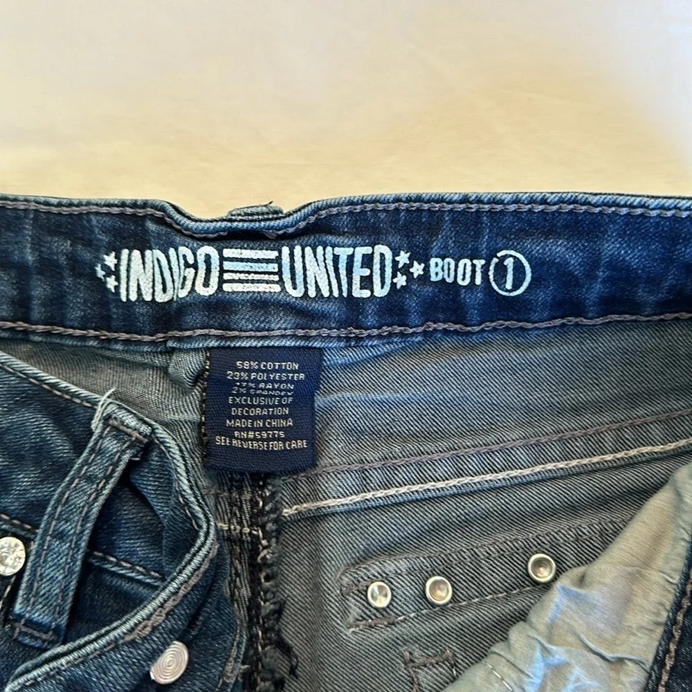 Indigo United jeans with gemstone design on back pockets bootcut GREAT CONDITION